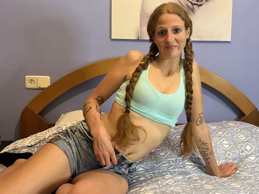 Heute stellen wir euch die 27 Jahre junge Redhairluna von Scout69.com vor! Sie ist noch ganz neu und vielleicht passt es bei euch!? Du kannst jetzt direkt und kostenlos auf ihren Profil mit ihr in Kontakt treten:
Zum Profil von Redhairluna: bit.ly/31YYWDE