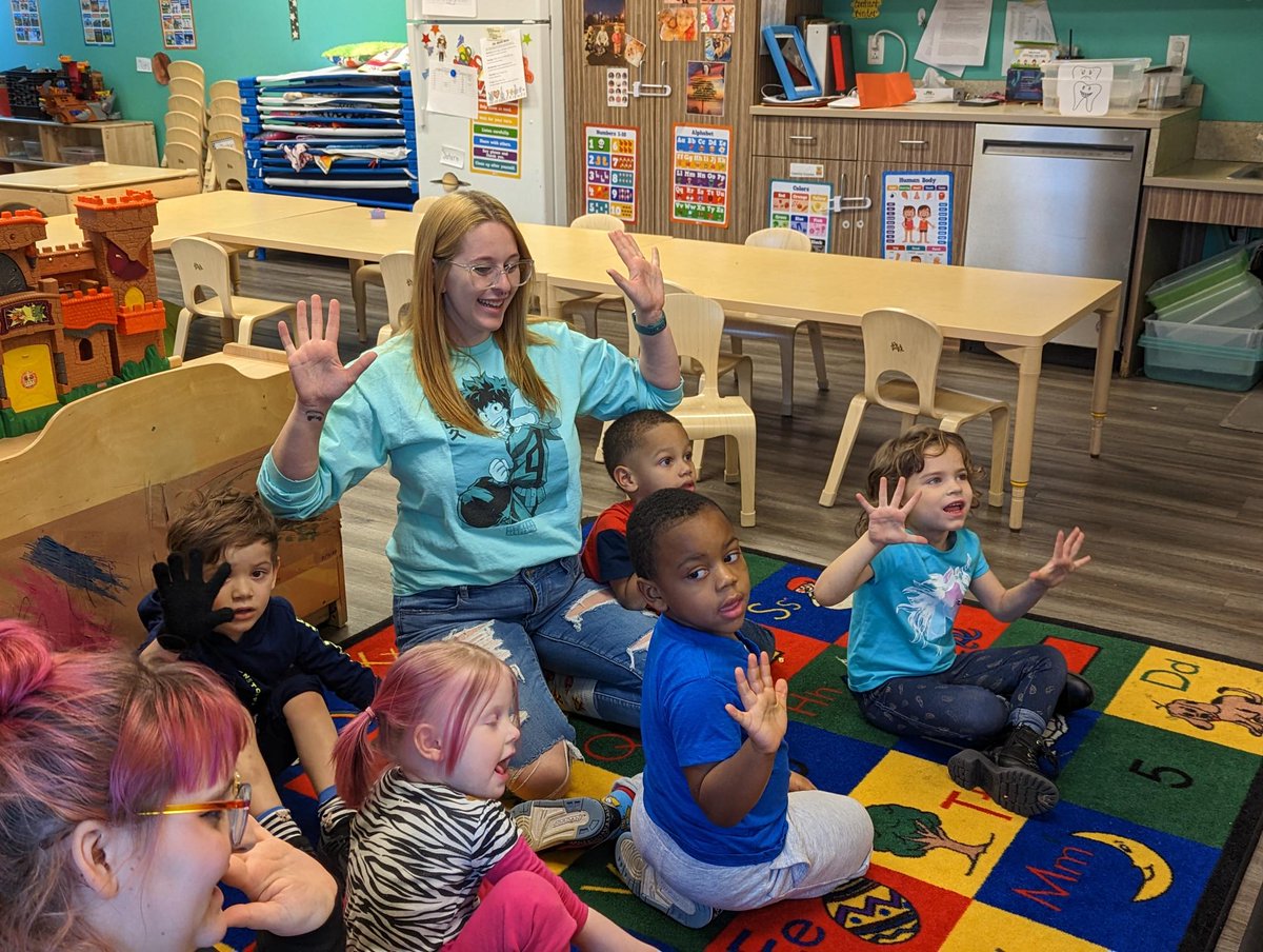 eriefcu's tweet photo. Today, our #TeamAOK visited the St. Martin Early Learning Center and Grover Cleveland Elementary in celebration of Dr. Seuss’ Birthday &amp; "Read Across America"! Our crew read a variety of books and stressed that reading can be fun! Together, we can make a difference! 📖#eriefcu https://t.co/y0c62GyP4x
