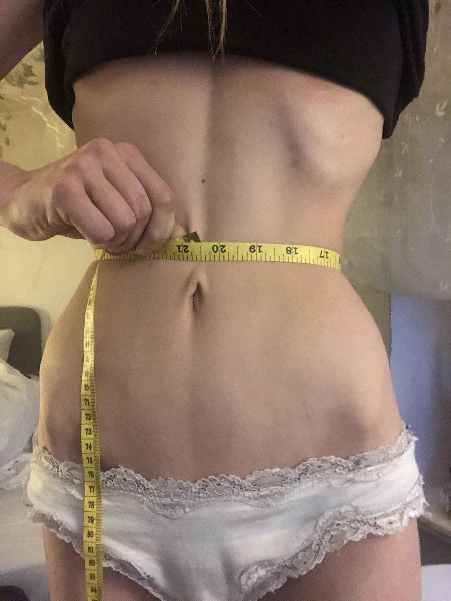 Aphroditeskcals's tweet photo. HOW TF IS THIS BMI 14,5 i‘m a whale https://t.co/t7VYqxEfz7