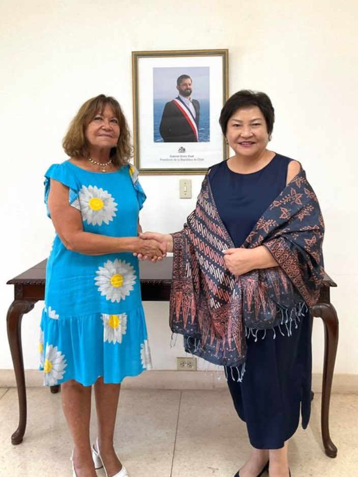 La Embajadora Patricia Esquenazi recibió  a la Embajadora de Mongolia en Cuba, Excma. Sra Shagdar Battsetseg. La reunión trató de la invitación extendida por Mongolia a la Ministra Urrejola para participar en la Reunión de Ministras de RREE a efectuarse en junio en dicho país.
