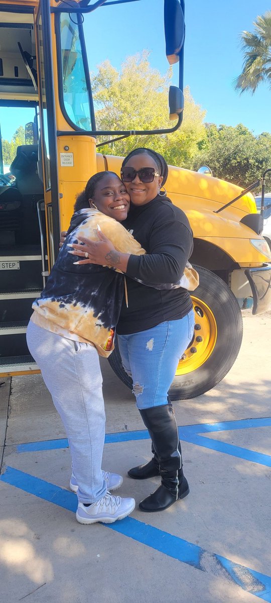 Our field trip today included a family affair! Our amazing bus driver Ms. Walker and one of our Lobos ❤️🐺 @CajonValleyUSD = Best Place to Live, Work, Play & Raise a Family! @BostoniaGlobal @NerelWinter @Maestra_VRocha @Danya_BGlobal @MtraRamosR