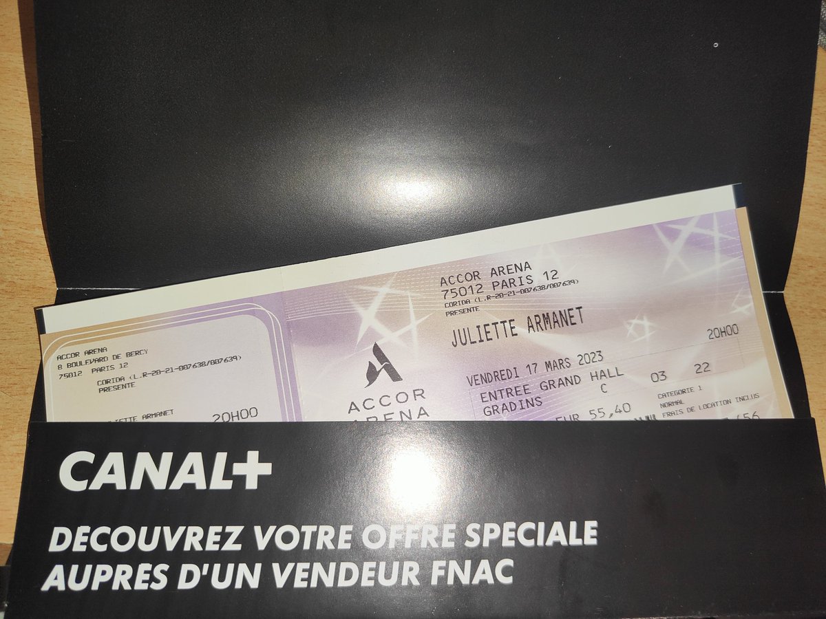 yvanyeyvan's tweet photo. Je vends une place en catégorie 1 pour le concert  de Juliette Armanet à l'Accor Arena Bercy le 17 mars 2023.

Place cartonnée, remise en mains propres.

#JulietteArmanet #brulerlefeutour #brulerlefeu #accorarena #bercy #accorhotelsarena https://t.co/rBzARLs8bQ