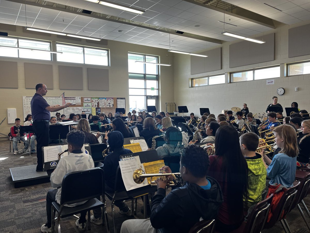 OPS_MusicEd's tweet photo. Great side-by-side experience for the band students from @OPS_Edison @OPS_Saddlebrook @ops_sunnyslope @OPS_PrairieWind this afternoon with the @OPS_Davis band students! Students played together and answered questions about playing in MS! @OmahaPubSchool #OPSProud https://t.co/WiNzuS6fKc