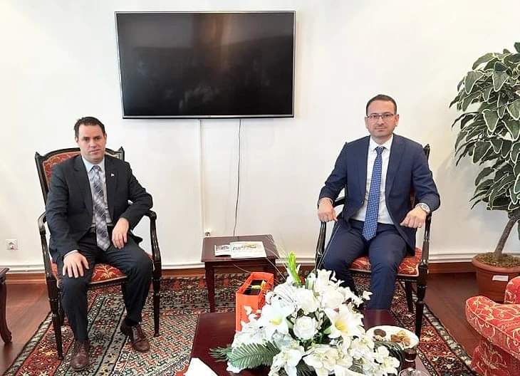 HKaradeniz37's tweet photo. Tunus Ankara Maslahatgüzarı /Büyükelçisi Sn. Chaker Ammar'ı ziyaret ederek, #TRADEF2023 üzerine istişarede bulunduk.

Sayın Büyükelçi'nin iki ülke arasında ki ticaretin artırılması yönünde ki görüş ve çalışmaları için teşekkür ediyoruz.@TCTunusBE @ticaret https://t.co/a3b8UqgP7F