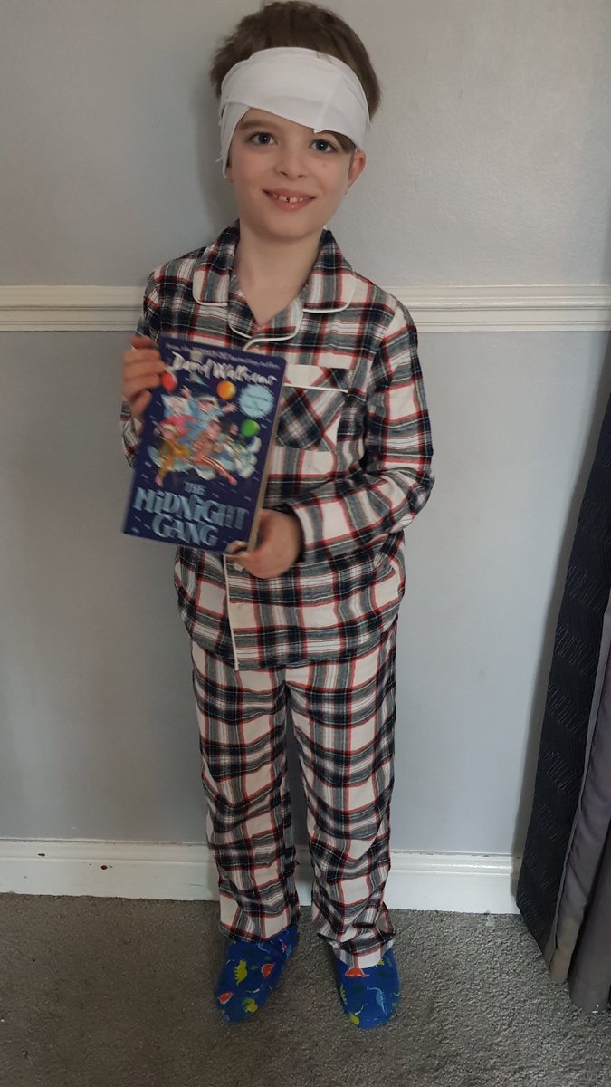 MRBolton32's tweet photo. @davidwalliams My son dressed as Robin from the midnight gang https://t.co/dW6maKdGV7