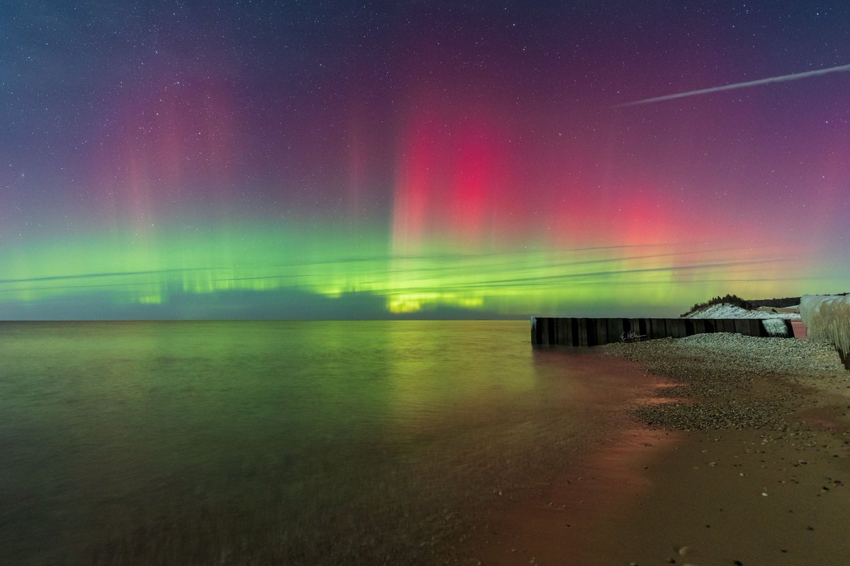 Tex369X's tweet photo. ￼”Nature’s most incredible displays of light and color, the #NorthernLights Dancing over #LakeMichigan from #PointBetsie”

Taken by Ethan Hohnke
February 26, 2023 
@ Point Betsie, Honor, #Michigan https://t.co/dAsqcLtAwB
