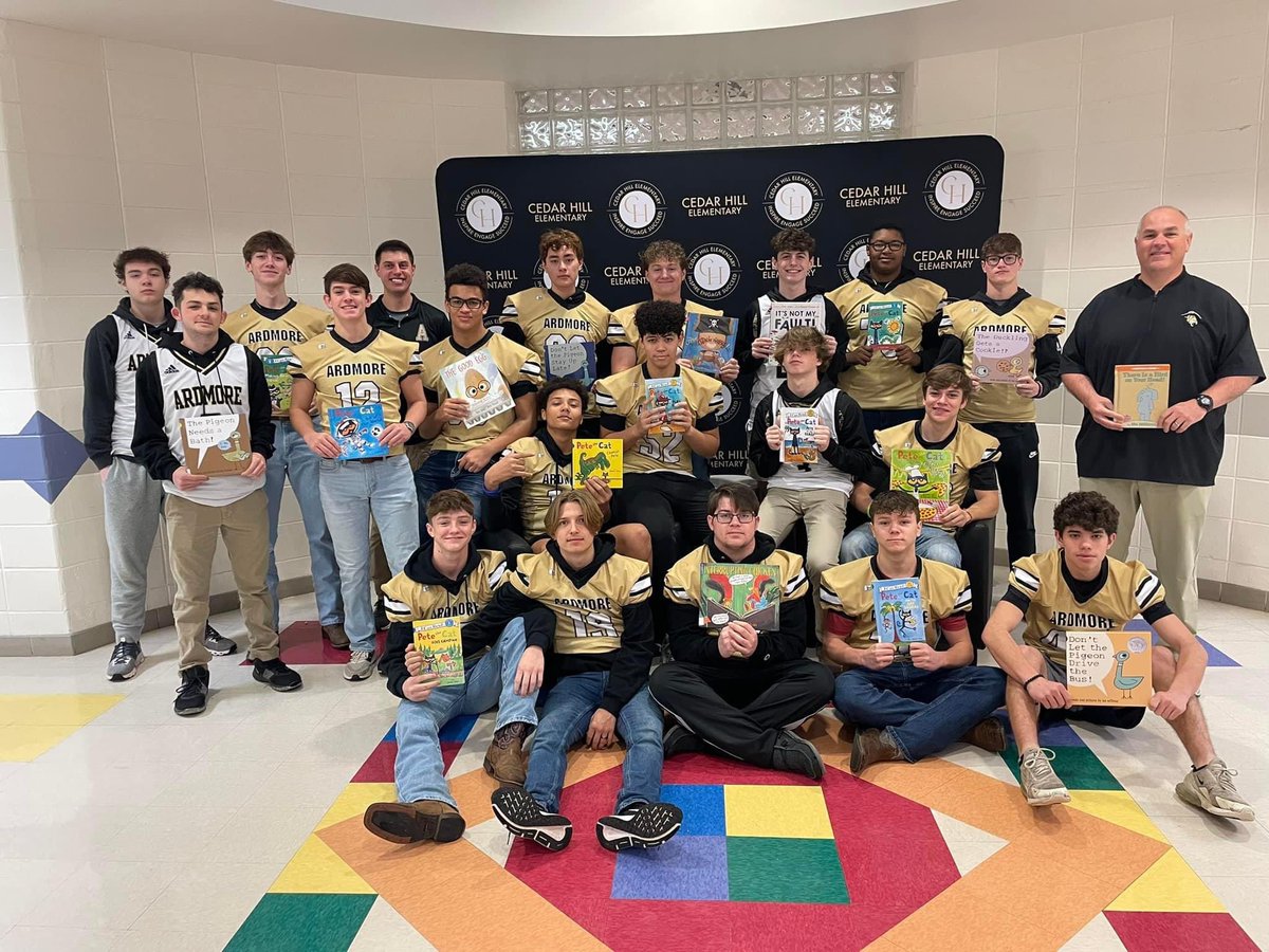 What a great time this morning!! Cedar Hill was fired up to see our basketball and football players! Thank you to Cedar Hill and to Mrs. Heather Snider for getting us set up this morning. #Family #TigerUp