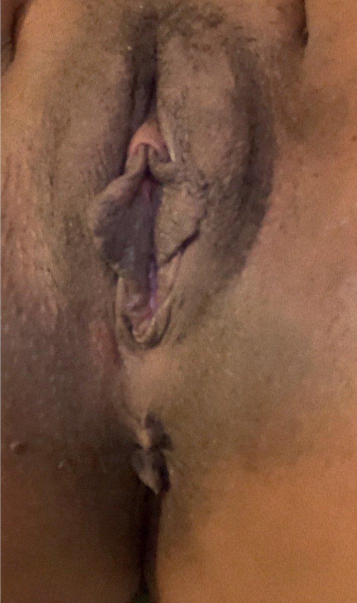 couplesud8's tweet photo. Quand mon homme travail et qu’il m’appelle en visio rien de mieu pour l’encourager!
Même par écran interposé tu le donne envi cheri… https://t.co/3ocb3uENGp