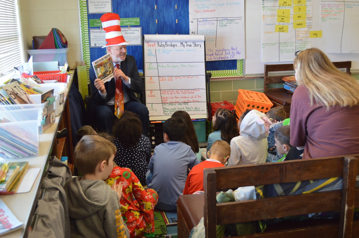 WyoEA's tweet photo. Thank you to Arp Elementary for welcoming WEA President Grady Hutcherson as a guest reader this #ReadAcrossAmericaDay! Learn more about the preparation and importance behind #ReadAcross in this video interview with ESP, Christine Fitzgerald:
https://t.co/ThBcLLcGLH https://t.co/fMjeWOcVyk
