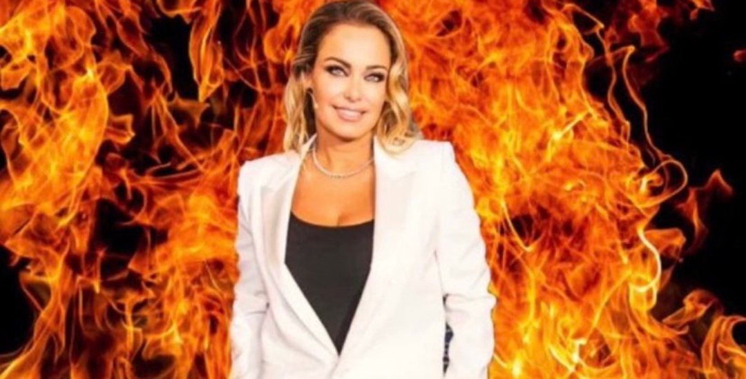 Giuli_morgi10's tweet photo. Scusate è caduta la corona a Sonia Bruganelli 👑👑👑🔥 #gfvip https://t.co/yOI6RXiENH