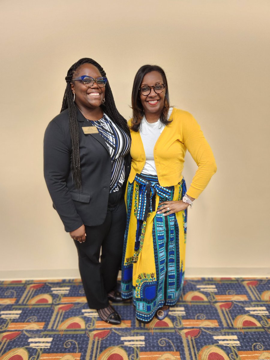 CynthiaSJewell's tweet photo. It is always a pleasure to meet individuals from my #TwitterPLN in person. Thanks @DrCharCovington for coming up to me to make the introduction. #TwitterNetworking #Leadership #Learning https://t.co/E7mN8PX51s