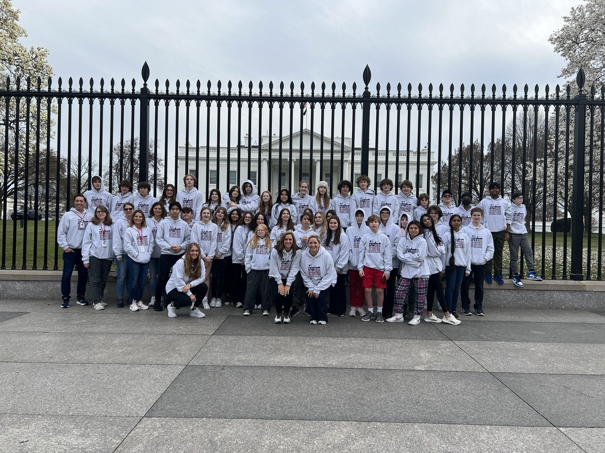 Fantastic Bus Four has had the best day! <a href="/AFMSChargers/">Apex Friendship Middle School</a> 💙❤️