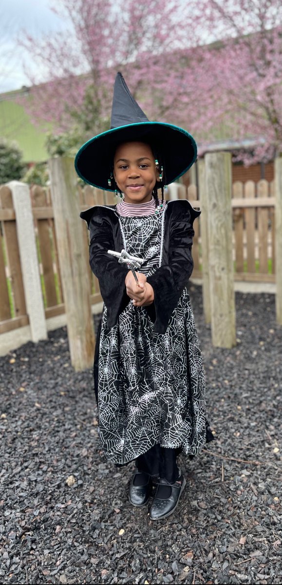 It can be a bit of a “Squash and Squeeze” to pack even more excitement into World Book Day, but we certainly managed it in LJS today.

Our youngest Read-ers enjoyed a magical day embracing many of Julia Donaldson’s most loved characters. 

#ReadSchoolDrax
#worldbookday2023
 
📚