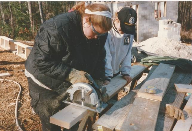 AmeriCorps's tweet photo. In honor of #PeaceCorpsWeek, join us on #ThankfulThursday to recognize Americans who make a difference by serving with @PeaceCorps + @AmeriCorps! Check out some of their inspiring stories in this thread  ⤵️ and in our blog: https://t.co/Yz5hnMDBuq. (1/6)
#PCWeek2023 #AmeriThanks https://t.co/ji5rm0wSnb