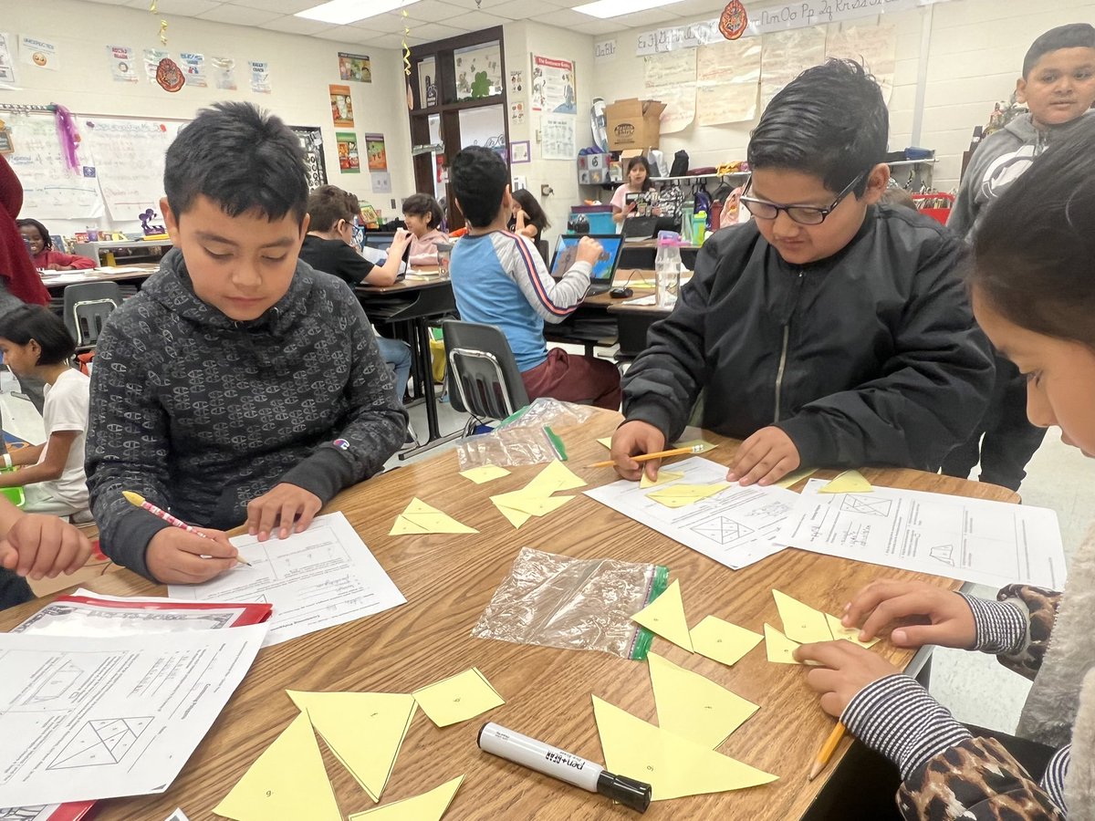 ChrismansClass's tweet image. Combining polygons #criticalthinking #handsonmath #challenge @PotowmackES