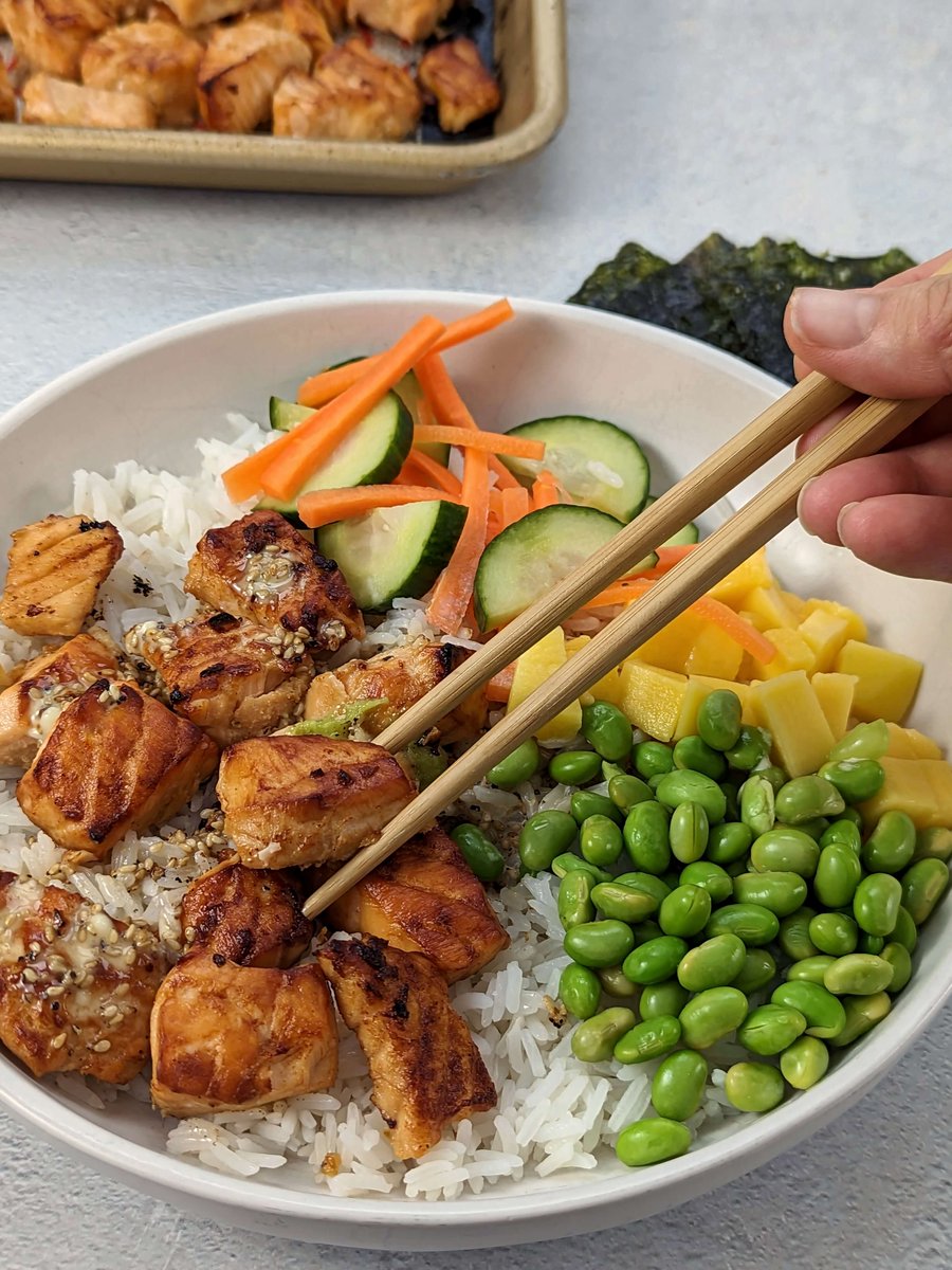 JamilGhar's tweet photo. NEW! Get Omega-3's with this Salmon Bowl #recipe ! It's packed with healthy flavor for a perfect midweek #lunch or #dinner.
Sesame #SalmonBowl: https://t.co/At1yUCPM4c https://t.co/PHGfYkorDU