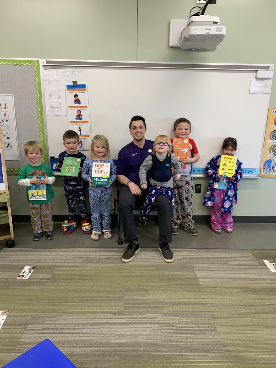 CoachOrloffBU's tweet image. Had a blast participating in #ReadAcrossAmerica at the local pre-school

Thank you @KStateFB and @kstatesports for setting up community involvement opportunities for staff and players! #CatsInTheCommunity