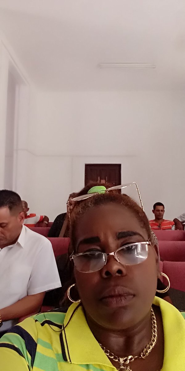 YoneideV's tweet photo. Se explica las prioridades del pcc para el mes de marzo, en la reunión de detectores del municipio Ciego de Ávila.#MejorEsPosible #CVACapitaLate #LatirAvileño. https://t.co/IibHU0mXV2