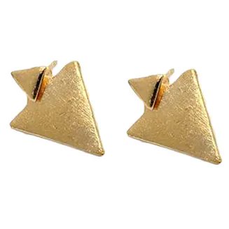 These #triangleearrings can be found in the Secret Jewellery Store. Take a look here secretjewellerystore.com/product/triang…