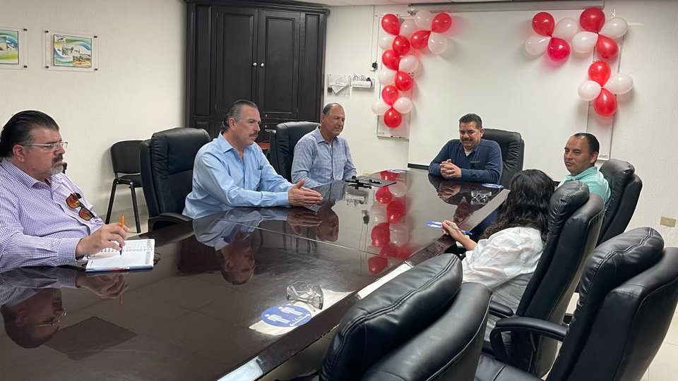 UTnortecoahuila's tweet photo. Firmamos convenio con la empresa #PKCgroup de Piedras Negras, con el fin de establecer bases para la coordinación entre empresa y universidad en materia de realización de prácticas o estadías profesionales para nuestros estudiantes. #CorrecaminosSiempreAdelante #NuevoRumbo https://t.co/id6SsUXUEM