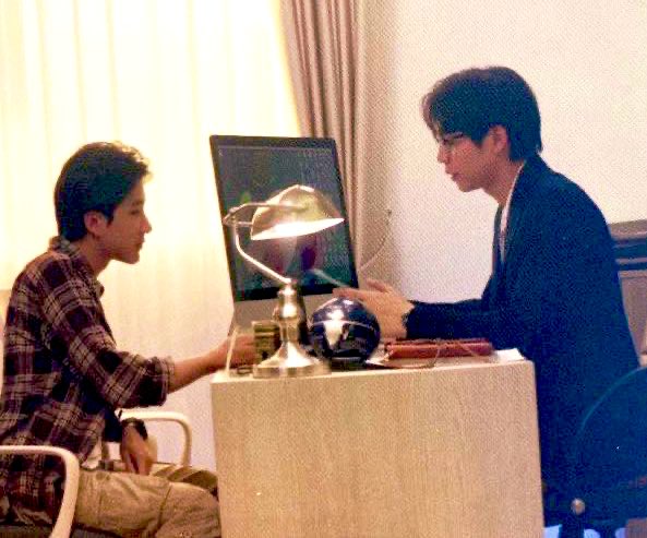 fluffymoon_18's tweet photo. Now I understand the question of “FirstKhaotung chemistry” 🤣 They were shooting AlanGaipa’s moment.
#MoonlightChickenFinal https://t.co/gNTivUnRyw