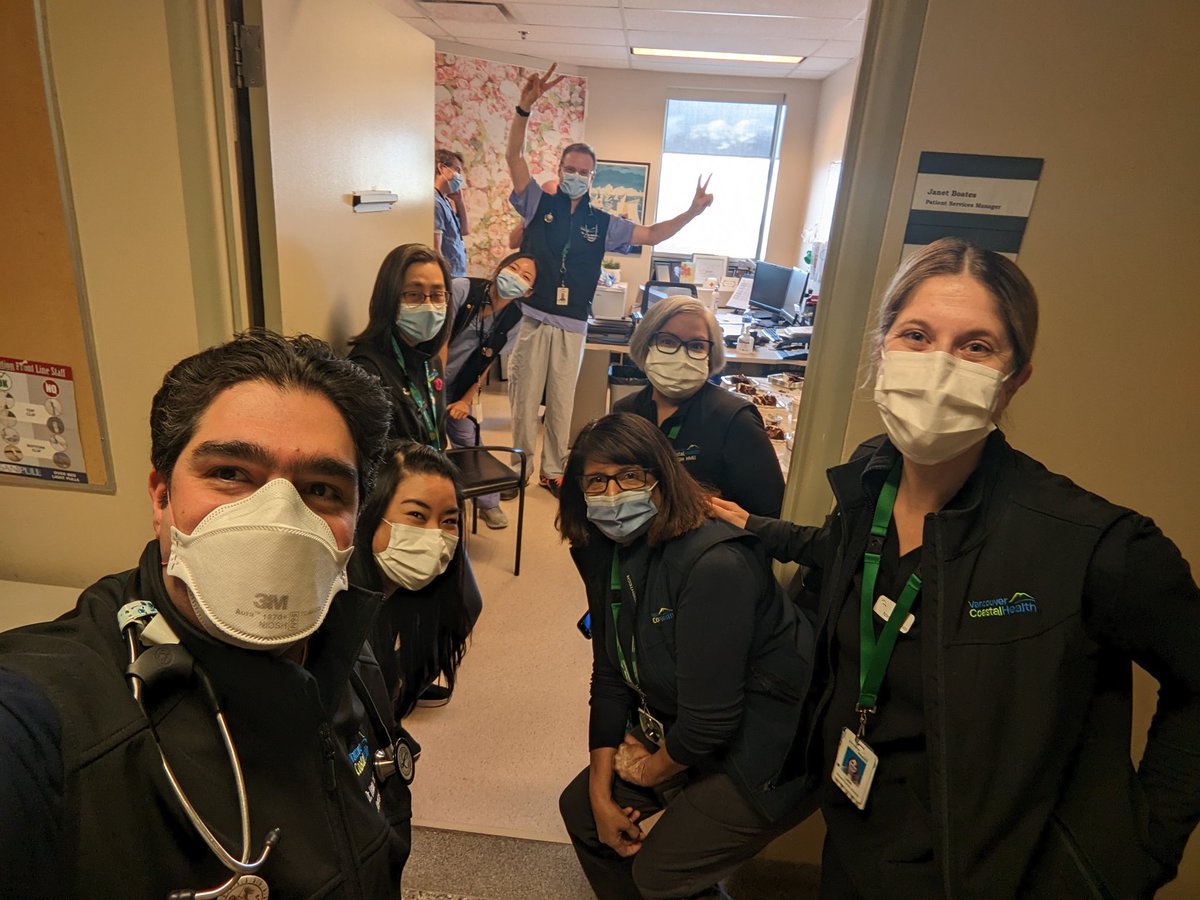 Happy National Hospitalist Day from the awesome team at Vancouver General Hospital @VCHhealthcare.

We are blessed to have such a wonderful interprofessional team to work with.

#HowWeHospitalist