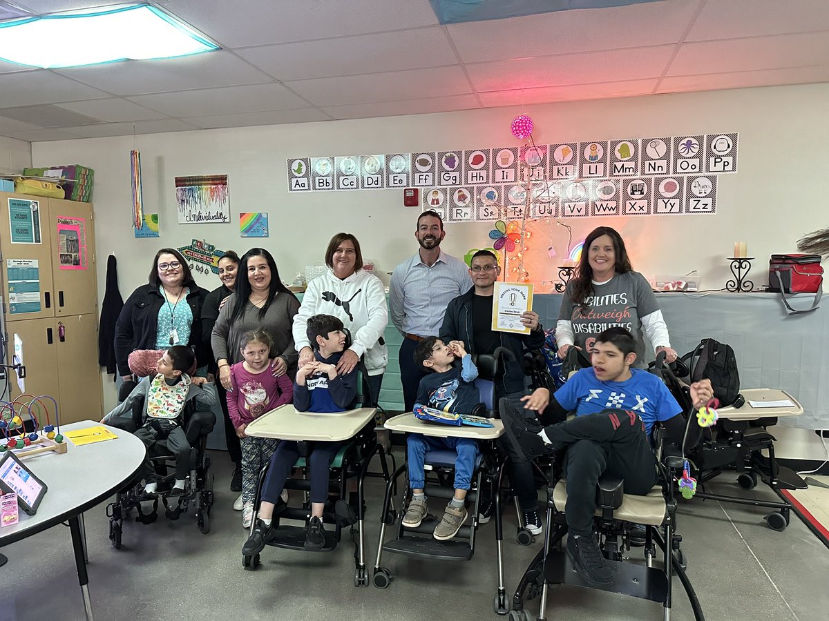 adamdavid223's tweet photo. Congratulations to Mr. Sosa and Mr. Oben for all they do for our @DesertWillowCG students. We are lucky to have you as part of our #CGESDfamily! @CGESD4 #MakeYourMark https://t.co/rmvJ5XLeyB