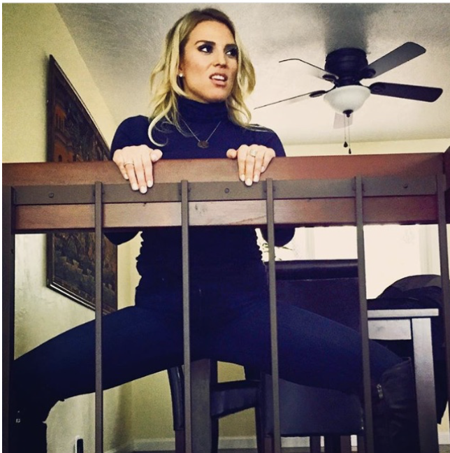 FlexibleSansa's tweet photo. What should I #straddle next? https://t.co/LHvJDzzKhO
