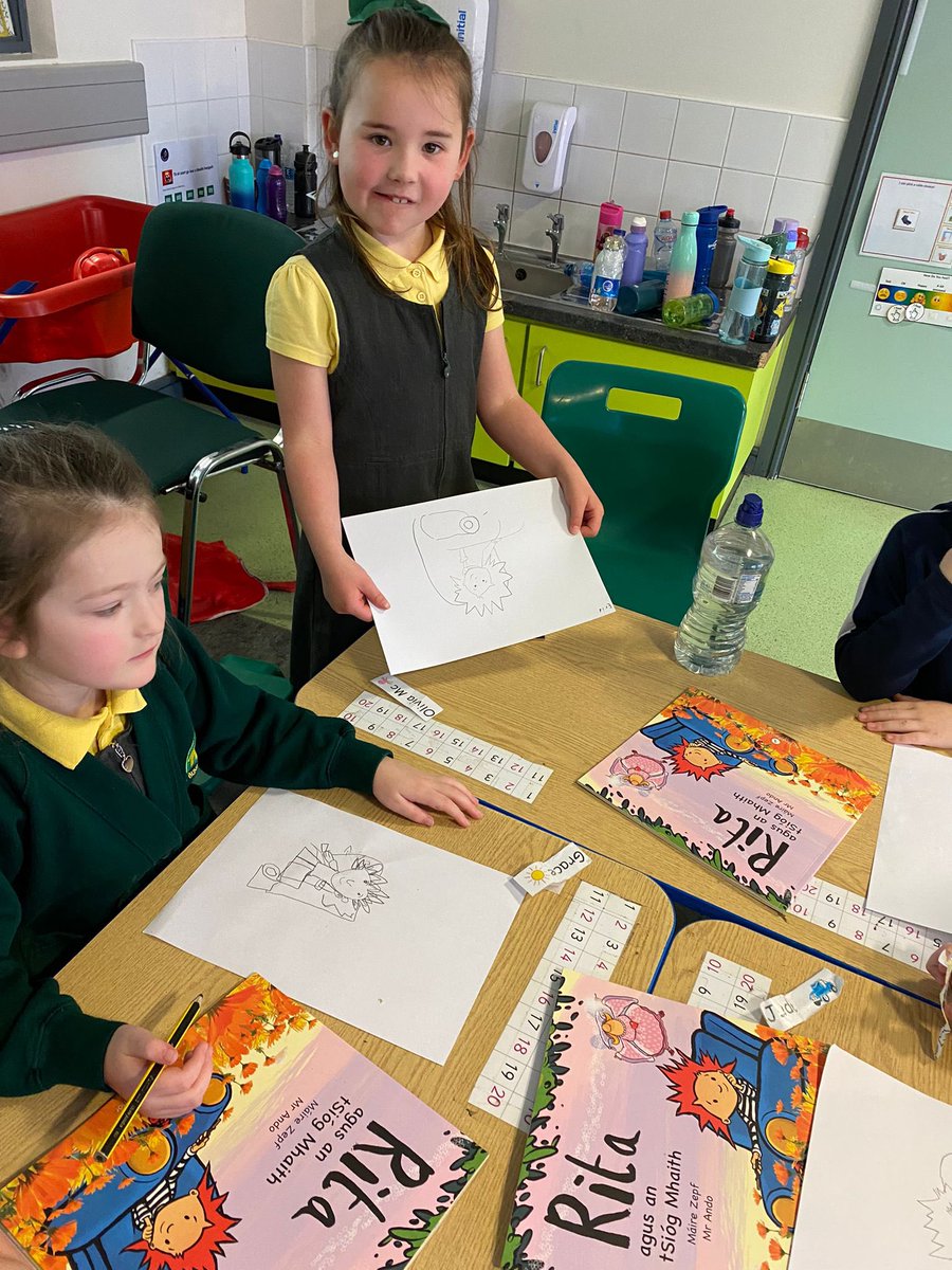 #worldbookday @MyraZepf <a href="/andrewwhitson92/">Andrew Whitson</a> bhain muid an-sult as Lá Domhanda na leabhar - réalta scéalta agus Rita - ar dóigh😊