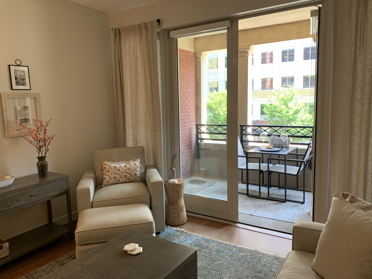 On a scale of 1-10, how much does this cozy corner make you want to curl up with a good book? 📚 Comment below what you're currently reading!  

#ArlingtonRealEstate #DCLiving #ApartmentInspo