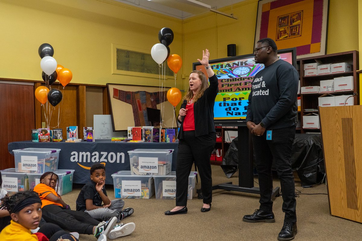 ChiFirstFund's tweet photo. Thanks to @amazon and @YoungChiAuthors for celebrating Black authors and creators and uplifting student voices @NashFineArts.
Amazon provided 1,000 books carefully selected by @CPSLiteracy to reflect @ChiPubSchools students' backgrounds and experiences. #TheBestAreWithCPS #BHM https://t.co/EShJ6eIyFA