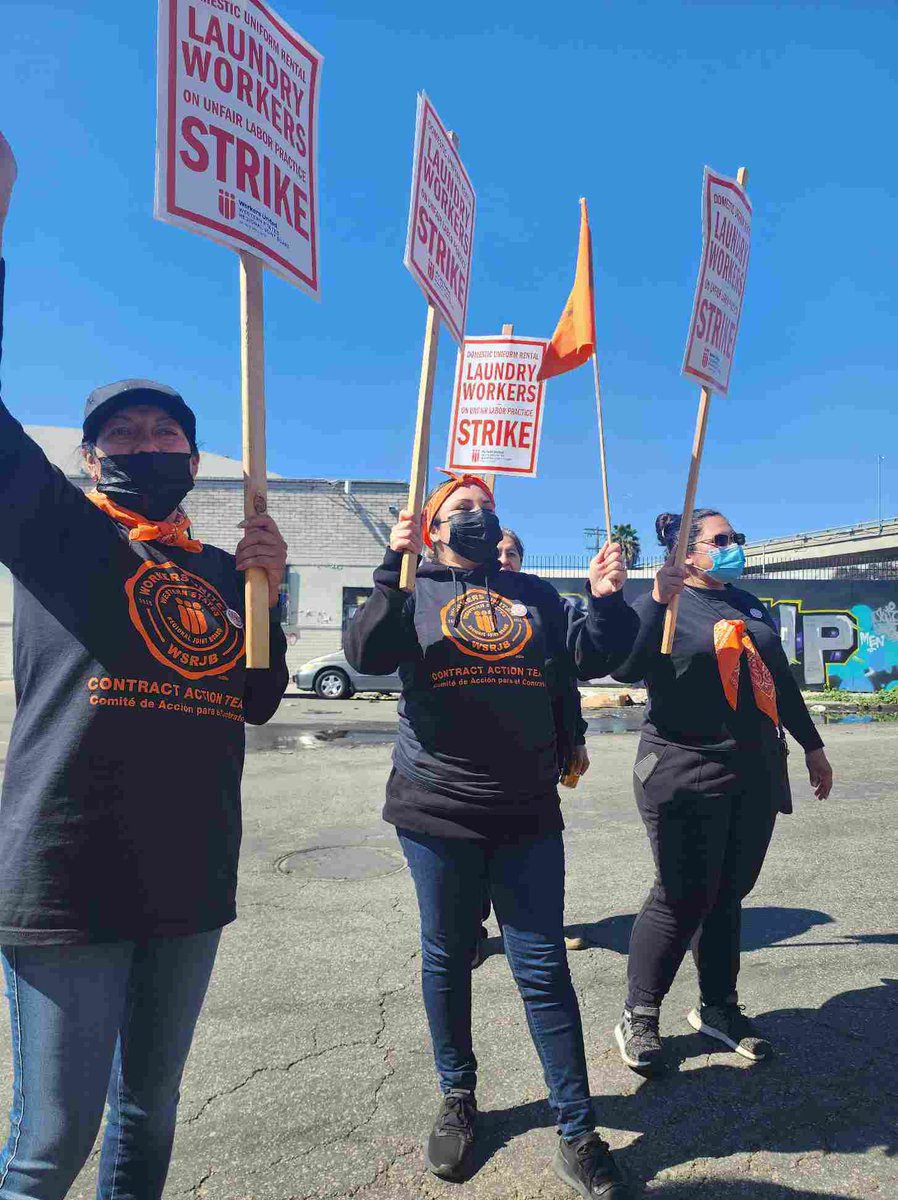 WorkersUnitedWS's tweet image. Laundry workers in downtown Los Angeles went on unfair labor practice strike today at Domestic Uniform Rental because #StrikesWork! Thank you to @LALabor @Teamsters986 @lcs_losangeles @sbworkersunited @KariMaci @arturofloresk9 and others for your support on the picket line.