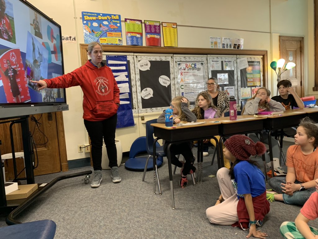 SundhInnovates's tweet photo. So lucky to have Ms Lindsay share her story and experience with @SpecialOlympics with our classrooms! She’s also sharing about being inclusive! @TheNoraProject #d70schools @Lesniewiczd70 @MrsPlebanskiD70 #d70raptors https://t.co/2FVQCnQYcg