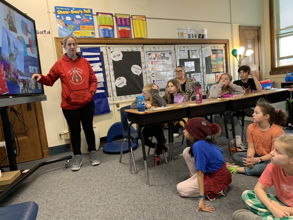 SundhInnovates's tweet photo. So lucky to have Ms Lindsay share her story and experience with @SpecialOlympics with our classrooms! She’s also sharing about being inclusive! @TheNoraProject #d70schools @Lesniewiczd70 @MrsPlebanskiD70 #d70raptors https://t.co/2FVQCnQYcg