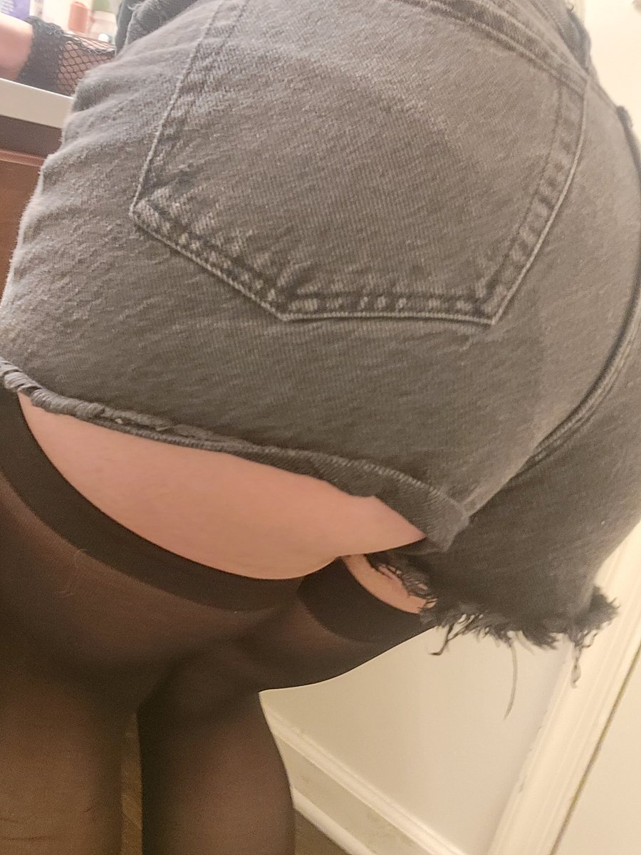 PoppyDemen's tweet photo. Butt ♡ https://t.co/kR0dcf3uJr