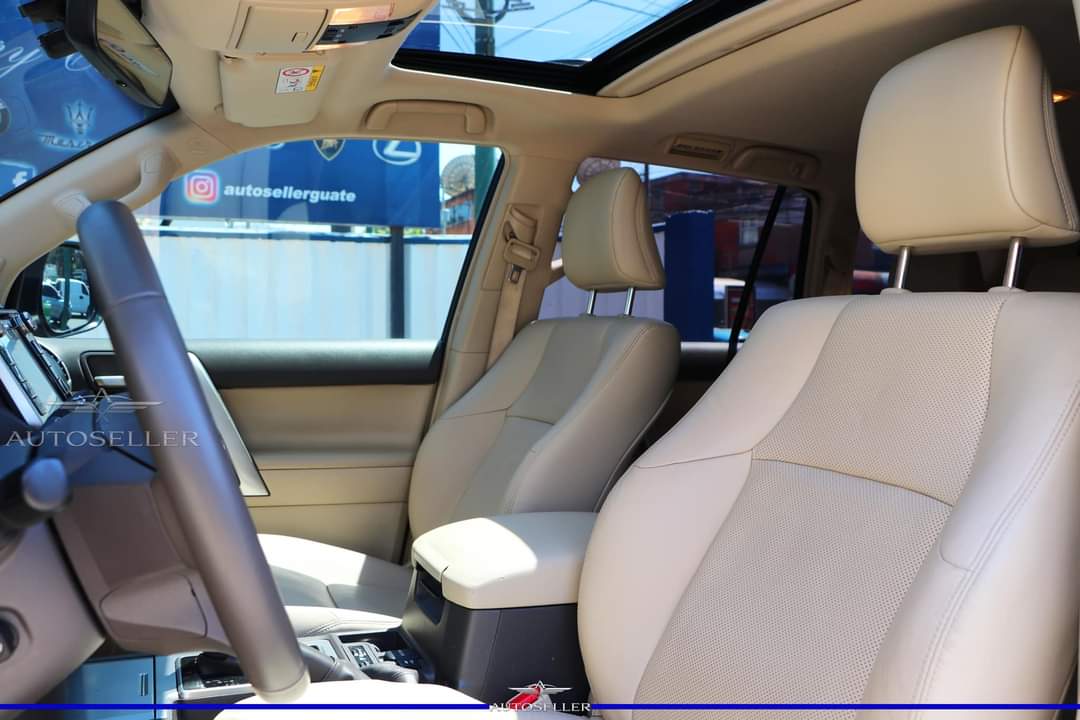 AUTOSELLER2's tweet photo. #TOYOTA 🇯🇵
🚘 #LandCruiser #Prado VX
✅Modelo 2019
✅De agencia c/record
🏎Motor 3.0L #Turbo #Diésel 
✅#4X4 
💼Rieles Porta Equipaje 
⚙️Automática 
⚜️ cuero 
🔑2 Llaves 
✅3 Filas 
📷 y Sensores 
✅Estribos 
✨Led
🛞Aros R/18 
🔥Precio:Q514,995
📲 WhatsApp:5203-8291
#guatemala https://t.co/UJmasxL1BH