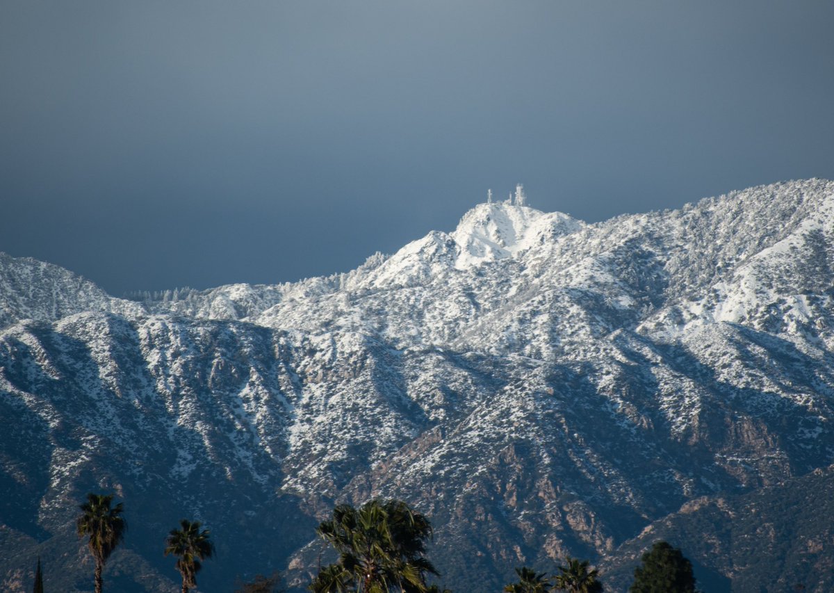LAPublicPress's tweet photo. Who else has pictures of the nearby snowy mountains? ☃️ https://t.co/9VQJNxlxdG