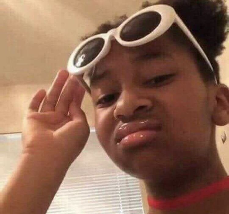 ChloeMilneex's tweet photo. Shaq was in the bottom so he’s tryna show off n be “likeable” now to win over the public n it ain’t working. Grow up #loveIsland https://t.co/hjkJO5zrT1