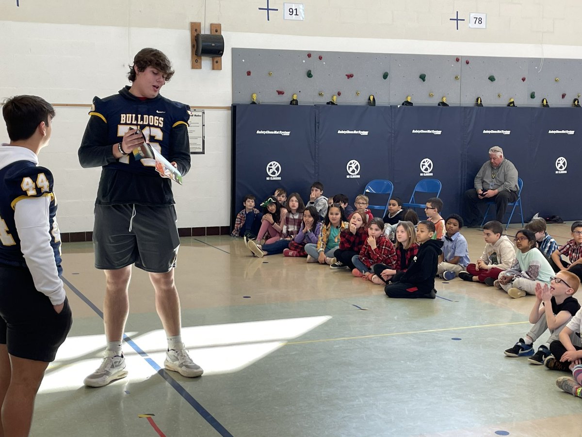 Thanks to <a href="/mrskostrabaOF/">Mrs. Kostraba's Bitty Bulldogs</a> &amp; <a href="/MrsRSthirdgrade/">Brandy Richmond-Smith</a> for having two of your former students <a href="/RoccoConti/">Rocco Conti</a> &amp; <a href="/DomRivera2023/">Dominic Rivera</a> come read to younger Bulldogs for “Right to read week”