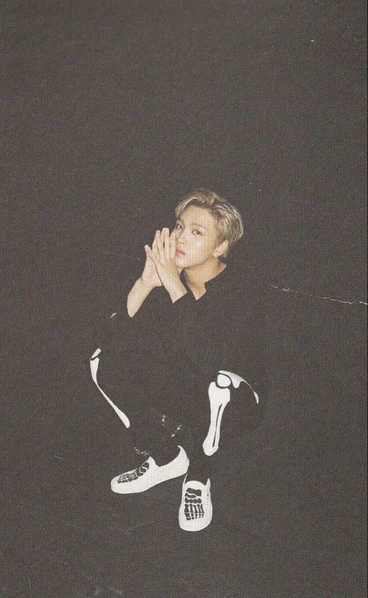 haechan pics tweet media