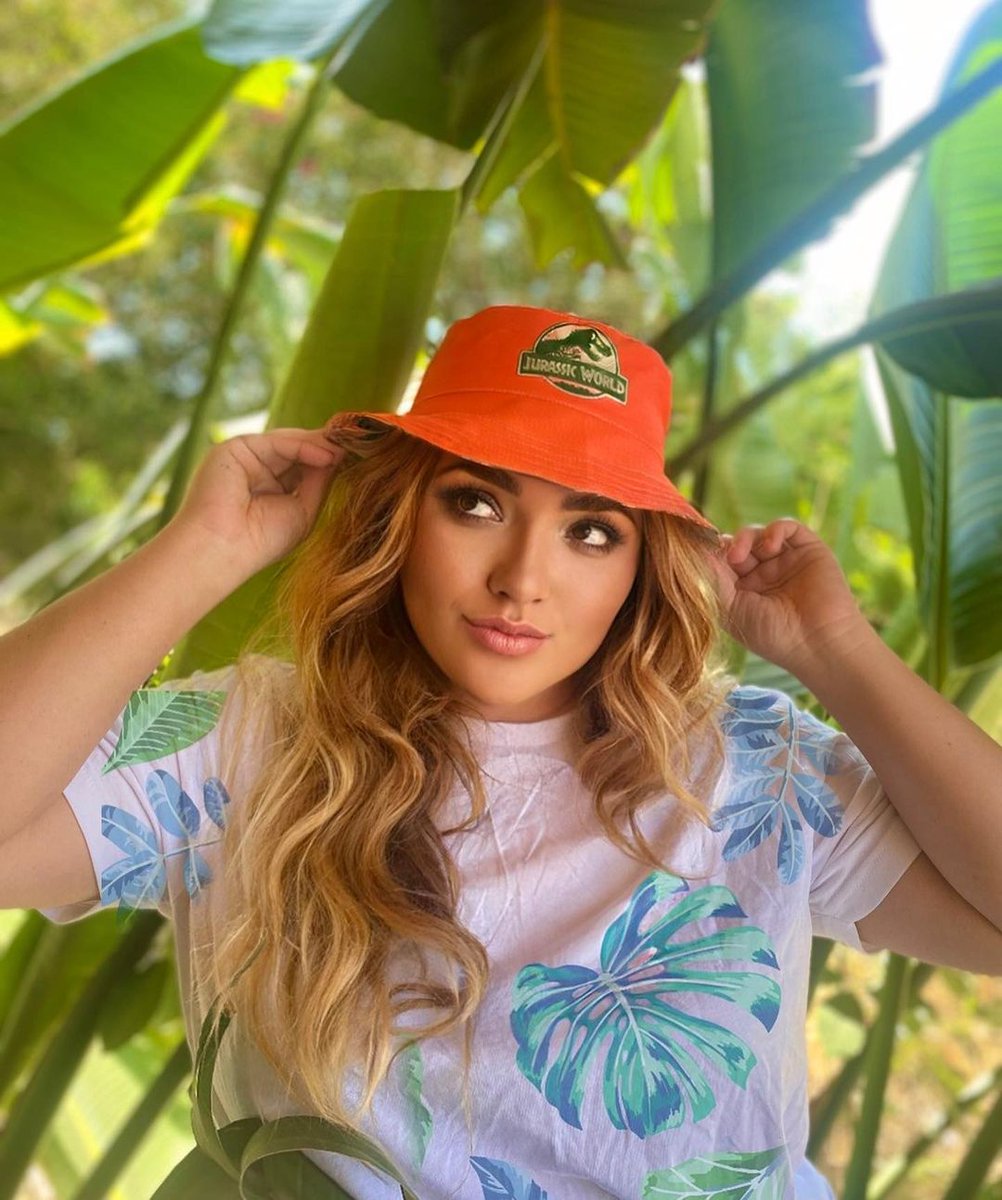 Next stop, Isla Nublar!  🦖

Take your vacation 35 million years in the past with these awesome #JurassicWorld Apparel!

Check it out here!
>> bit.ly/3YfZtv4