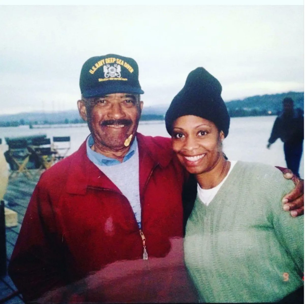 StacyeBranche's tweet photo. #tbt and a little bit of #blackhistory me and #mastersagent #carlbrasher I had the honor of working as #makeupdepartmenthead on the movie #menofhonor that was based on his life. #makeupartist #makebyme #makeupartistlife #movies #showbusiness #iliveingratitude #ilovemylife https://t.co/mb4uRDri7z