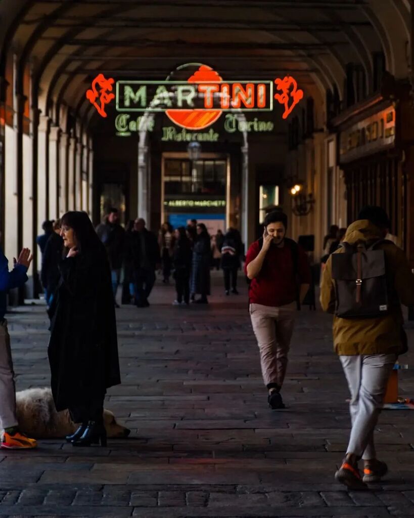 📍Piazza San Carlo

Martini, portici e tori di bronzo: perfetti torinesi starter pack.

📷 foto di @danyy_photos
🔍 selezionato da @_gabriellabruzzone

#igerstorino #instagramerstorino #humansofturin
@igerstorino