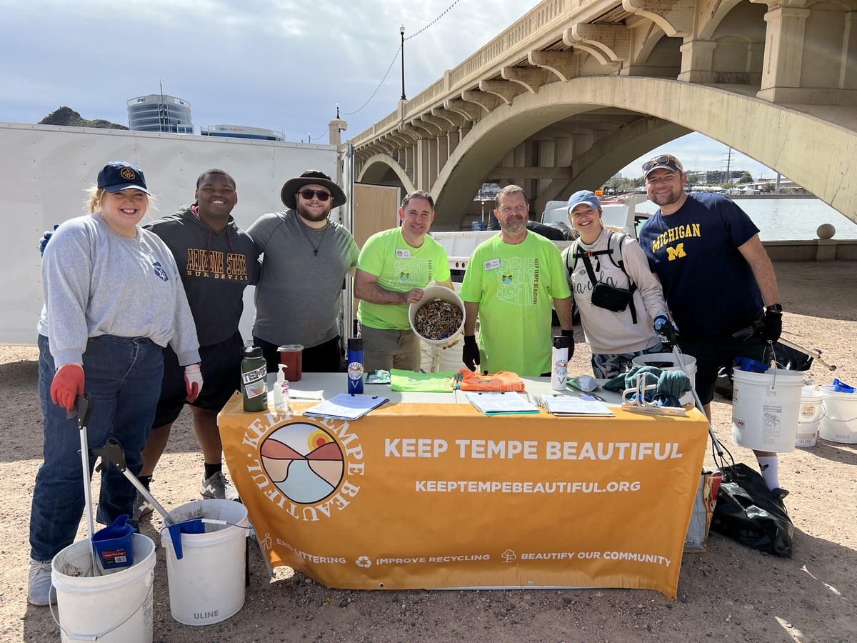 ceacapaabroad's tweet photo. Over the weekend, Phoenix office team members joined @keeptempebtfl in helping clean up Tempe Town Lake. We look forward to more team bonding and community service opportunities in the future.
#CEACAPAabroad #keeptempebeautiful #community https://t.co/gxJgFtVFvB