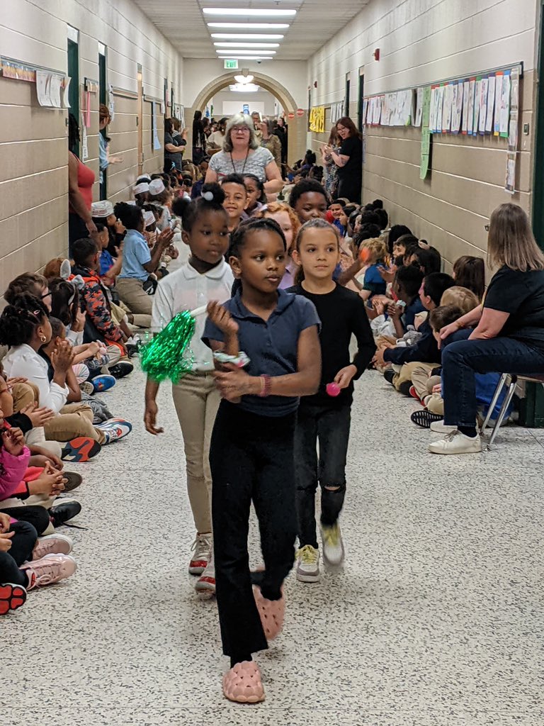 moore_magnet's tweet photo. Students at Moore read Trombone Shorty @Tromboneshorty today. 

After that, they created their own instruments…then participated in a Mardi Gras parade with a real trombone player and their own instruments 🎉🎊

#STEAMAcrossAmerica 
We are #MooreTogether https://t.co/Kw07XCMqmr