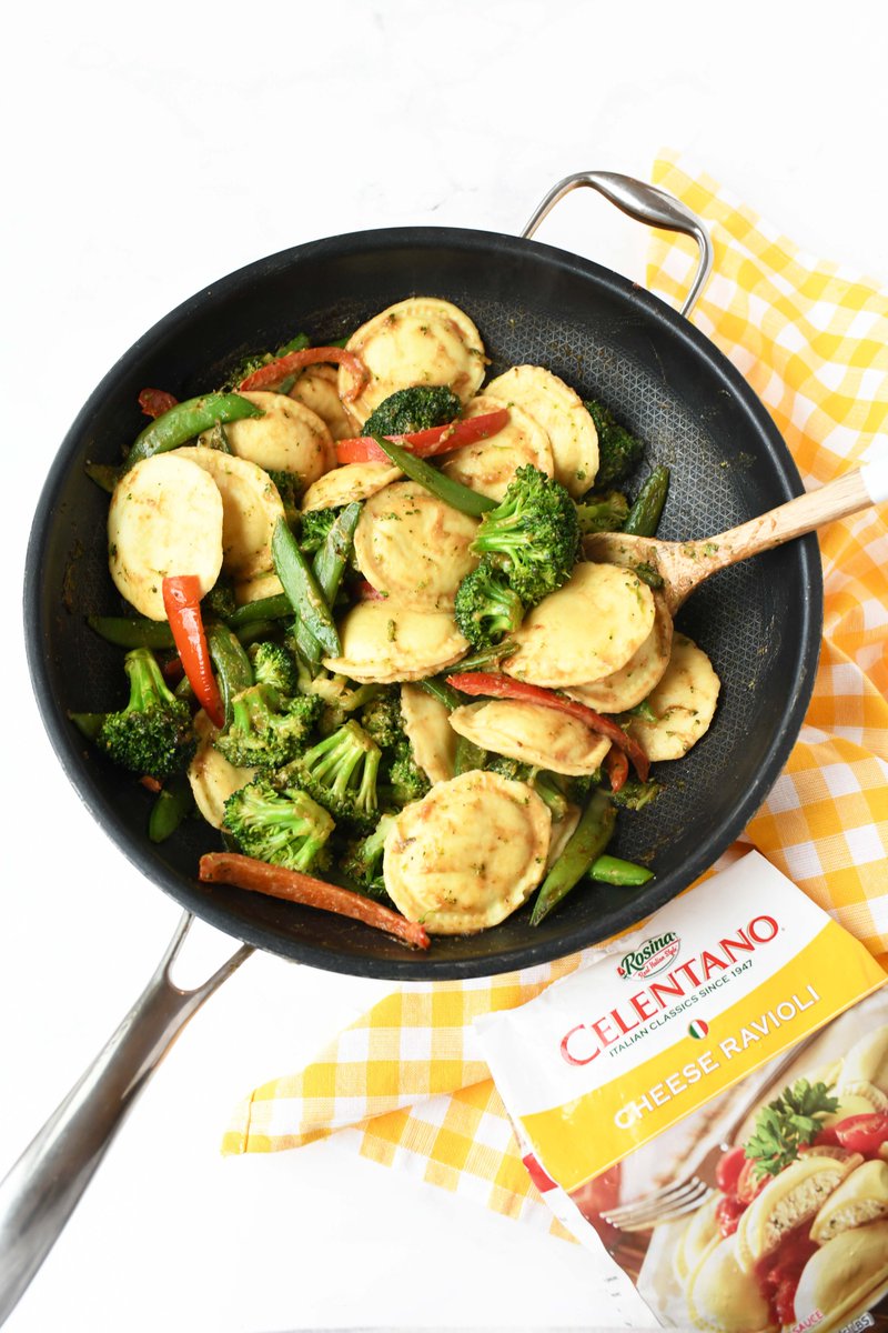 This Cheese Ravioli Stir-Fry in Peanut Sauce uses wholesome ingredients like Celentano Cheese Ravioli, fresh veggies, &amp; pantry staples to make a hearty peanut sauce. #AD savvysavingcouple.net/ravioli-stir-f… <a href="/EasyHomeMeals/">Easy Home Meals</a> #MFFM2023 #FrozenFoodMonth