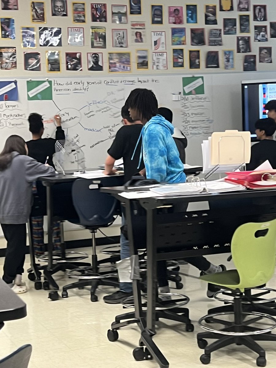 lallydavist's tweet photo. Students make unit connections using line labels. Context and content with a little competition 😊 #itsagreatdaytobearedhawk #AmericanHistory #empowerED @MomPrincipal @MonroeHSNC @aestinch https://t.co/7ff6CIQWUy