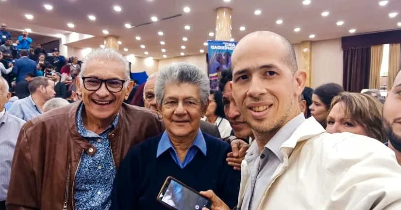 GustavoArteaga's tweet photo. Hoy mi compañero Carlos Prosperi presentó nuestro Plan de Gobierno.
Compartimos con nuestros dirigentes nacionales nuestro compromiso de trabajar desde #NuestraMaracay por la Prosperidad
Vamos por la Presidencia para la #Prosperidad de #venezuela🇻🇪 
#PlanProsperi 
#SomosADeistas https://t.co/pA6mQhaCnF