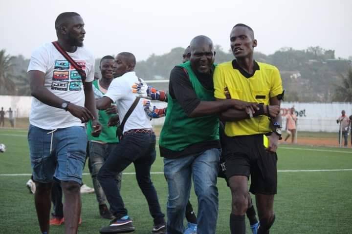 Liberia: Referee suspended for prematurely ending game
ducorsports.com/frunt/post_det…