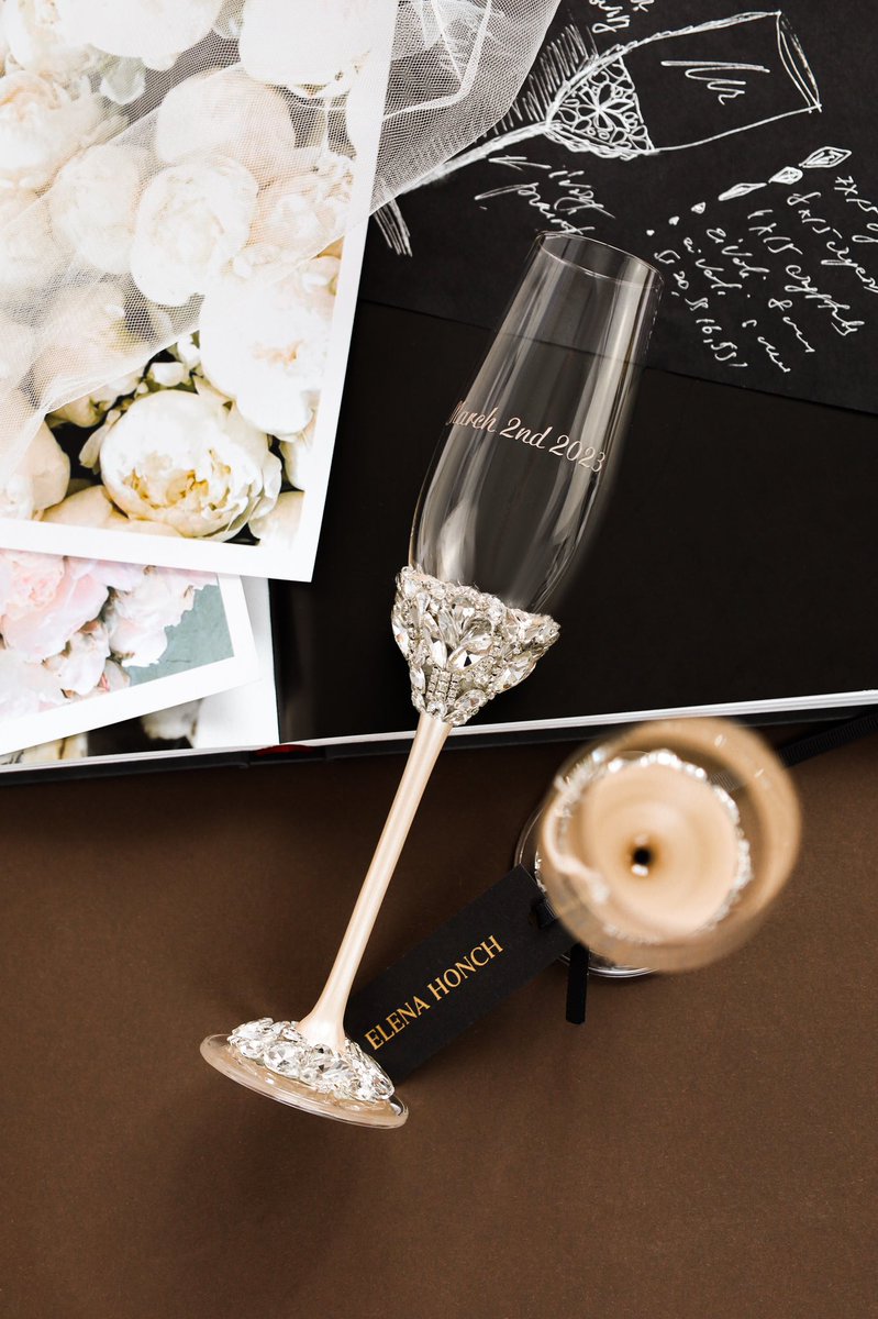 elenahonch_'s tweet photo. It's a great honor for us to make personalized wedding flutes for @__GarrettMiller and @kennaqqq 🤍✨ https://t.co/gYxYtoJPsT